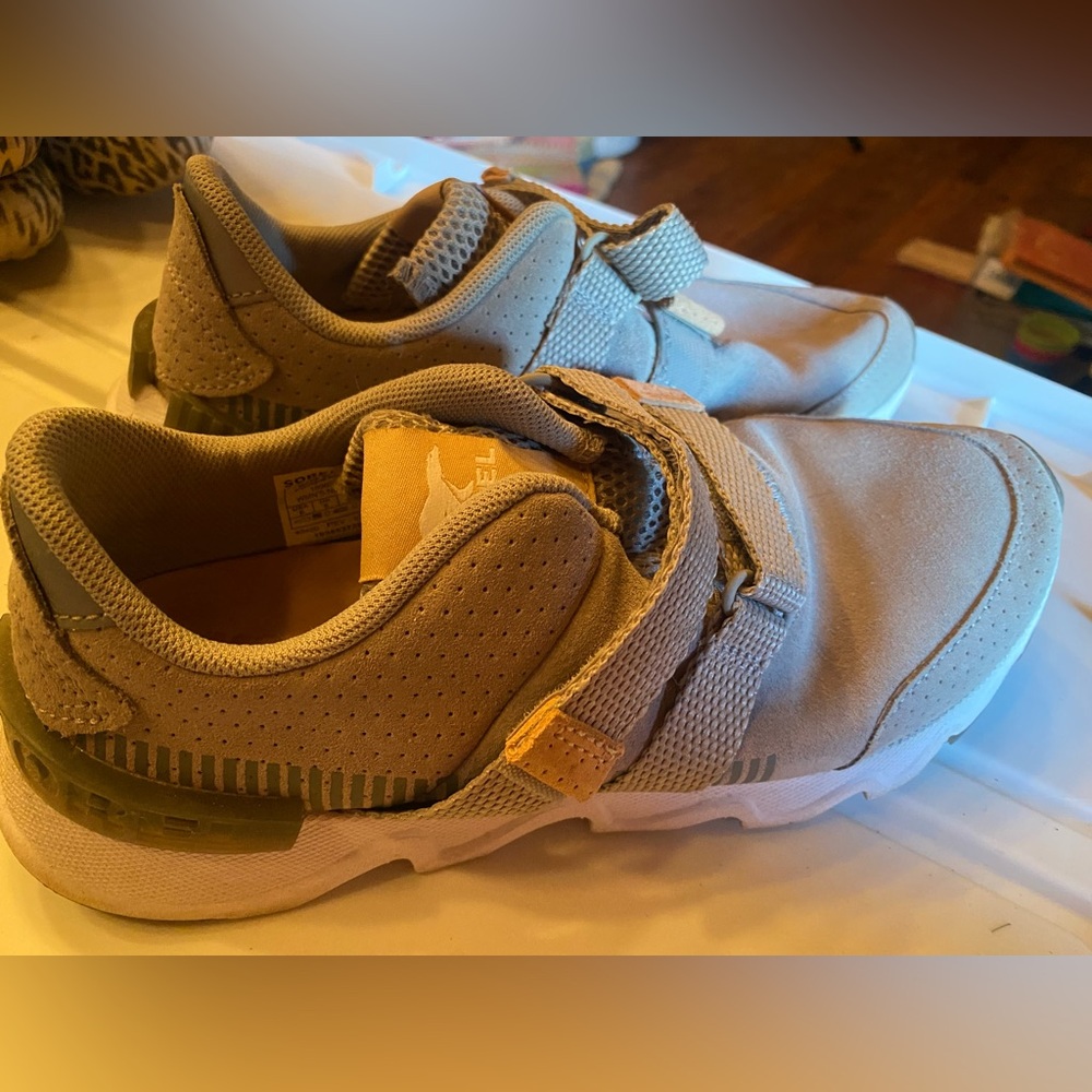 Sorel Women’s Dove Gray Kinetic Lite Strap Sneakers